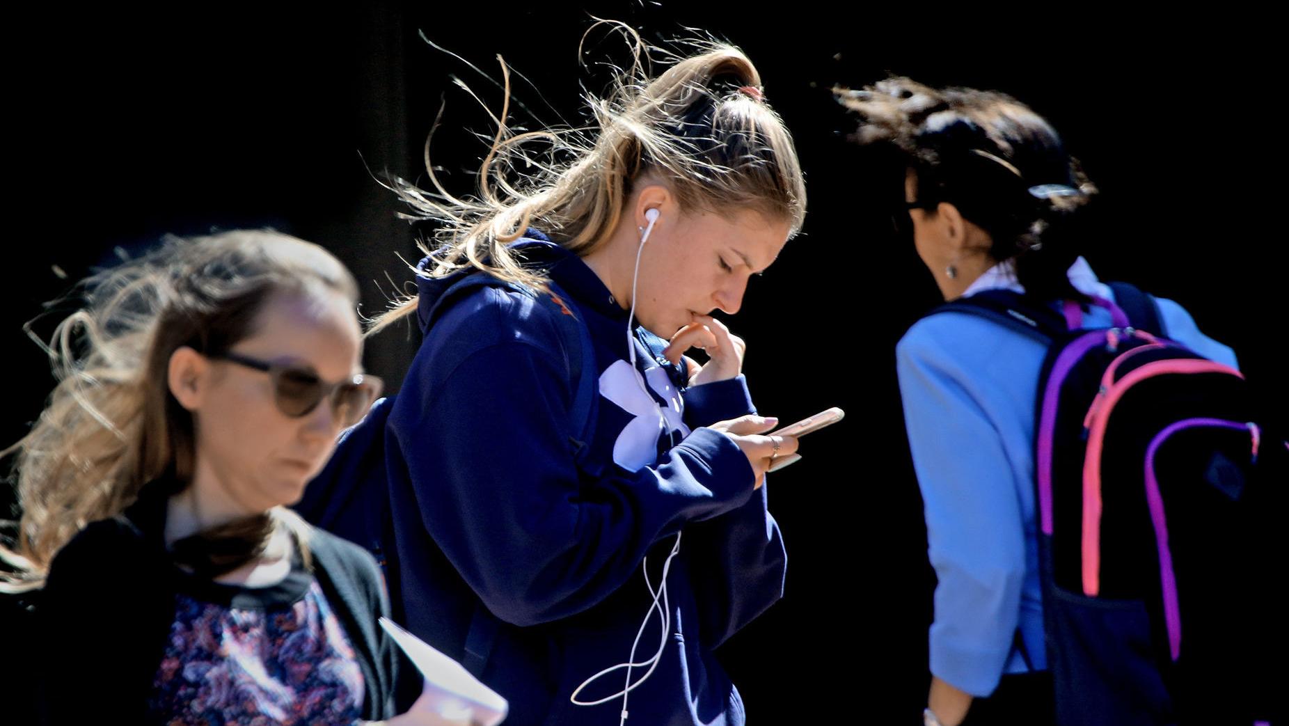 Possible wind, 70-degree temperatures in Tucson today